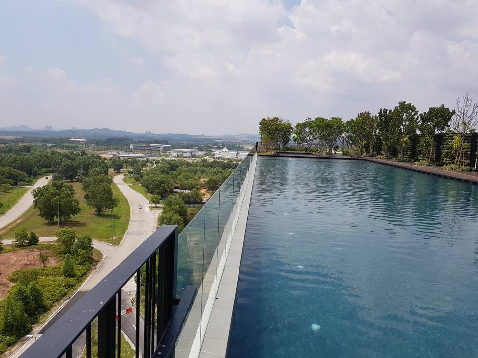 Mycozysoho With Excellent Swimming Pool View Apartment Cyberjaya Ngoại thất bức ảnh
